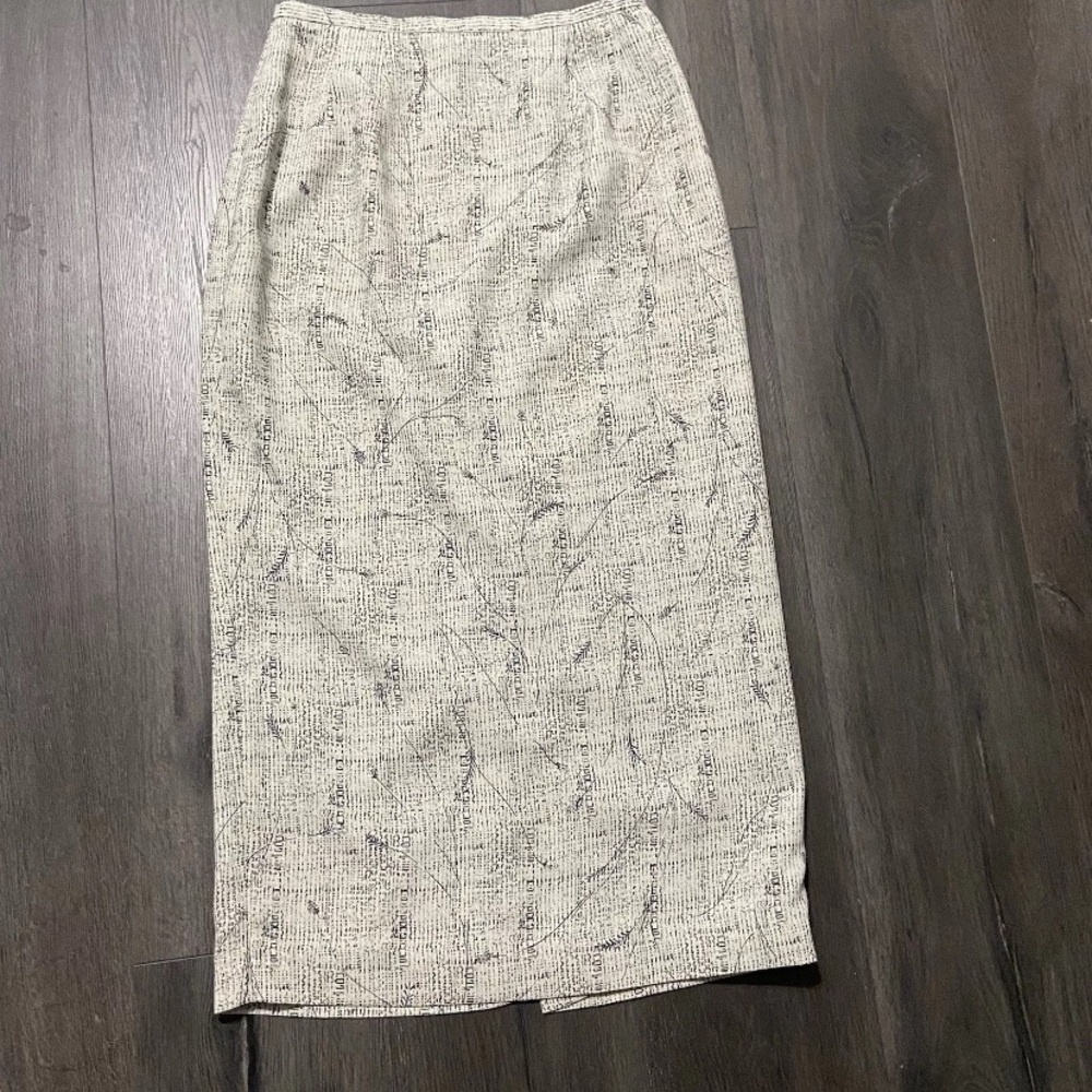 Women’s White With Design Harvey Bernard Skirt Size 6 Medium Length Polyester